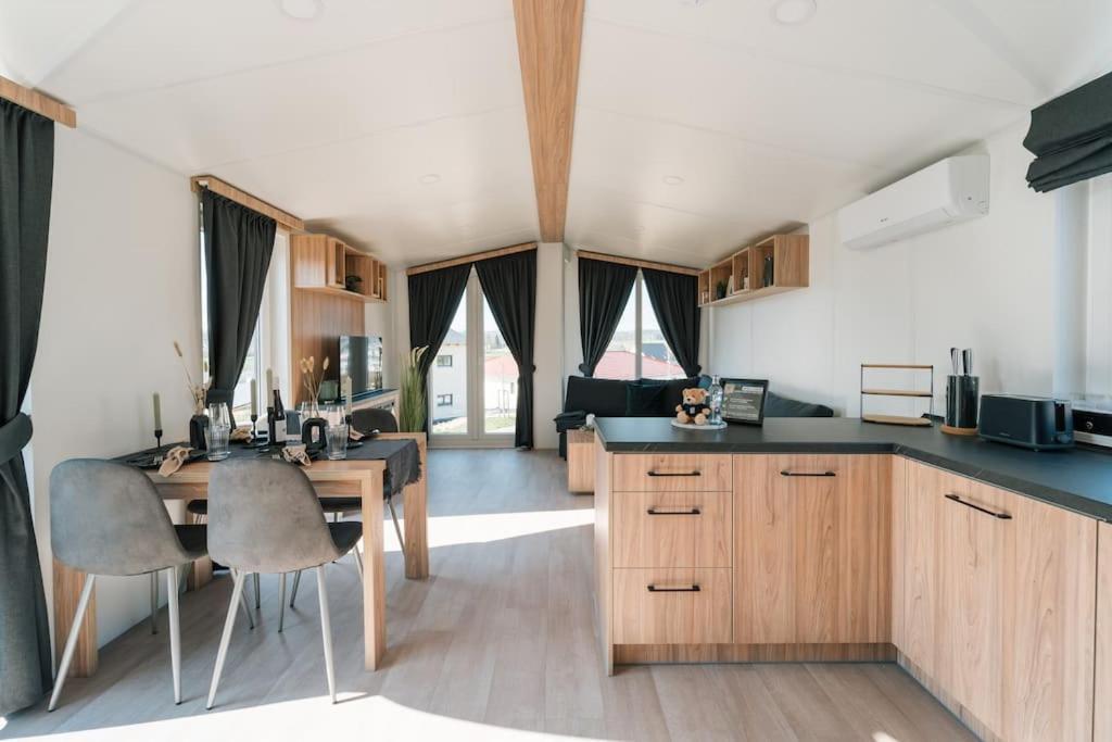 Gemuetliches Voll Ausgestattes Tiny House Appartement Vilseck Buitenkant foto